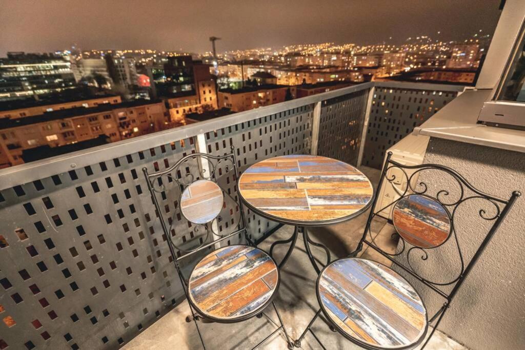 דירות קלוז'-נאפוקה Briana Luxury Panoramic View מראה חיצוני תמונה